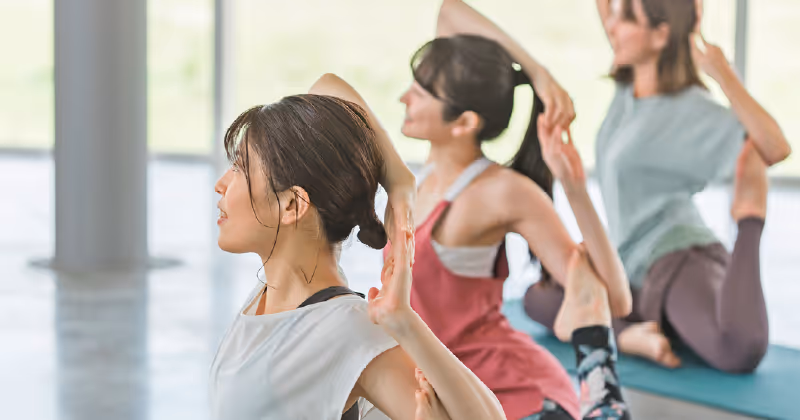 ヨガやピラティスなどのスタジオレッスン